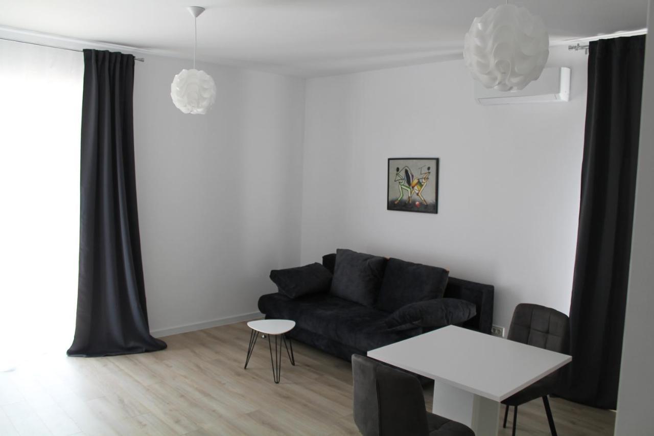 Visaj Homes Giroc ภายนอก รูปภาพ